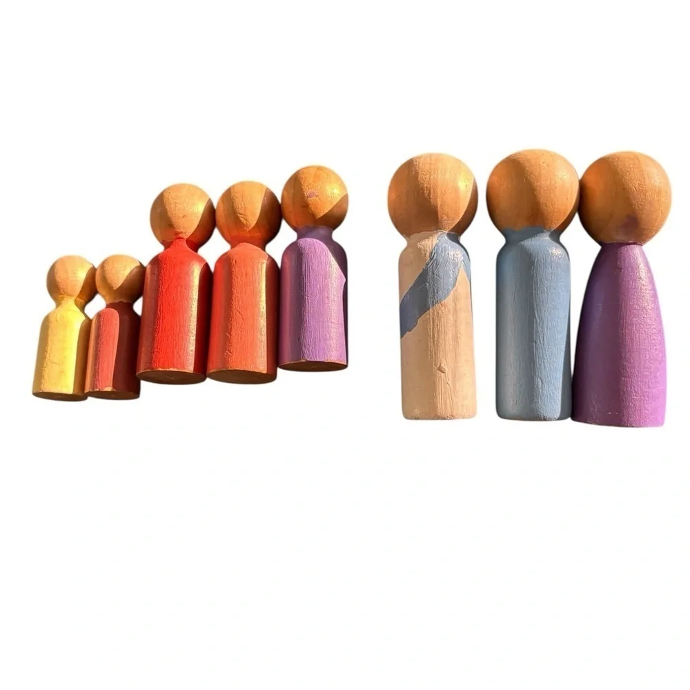Hape Holding AG 8 Wood Minature Dolls Mom Pop Kids No Face Colored 3”~2.5”~ 1/2”